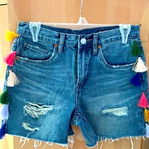 BLACKNYC HI RISE SHORT SIZE 25 RIPPED JEAN SHORTS